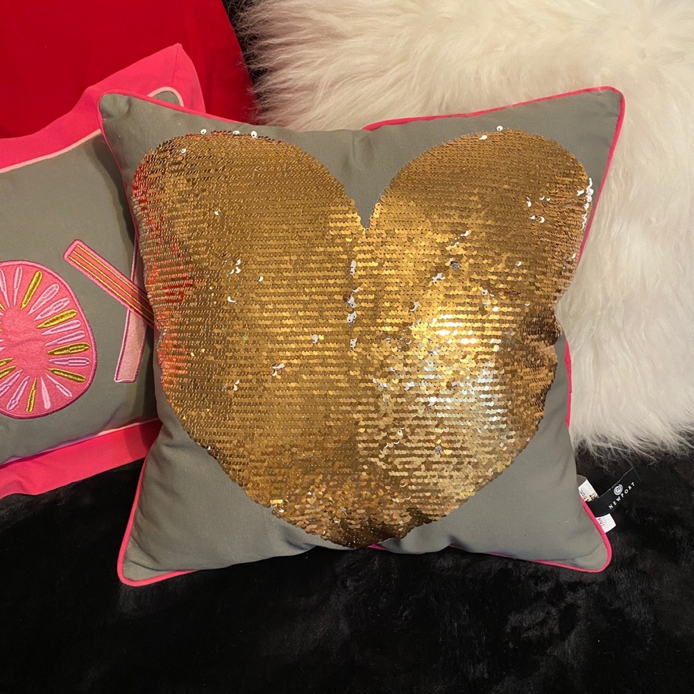 NWT My changing heart throw pillow